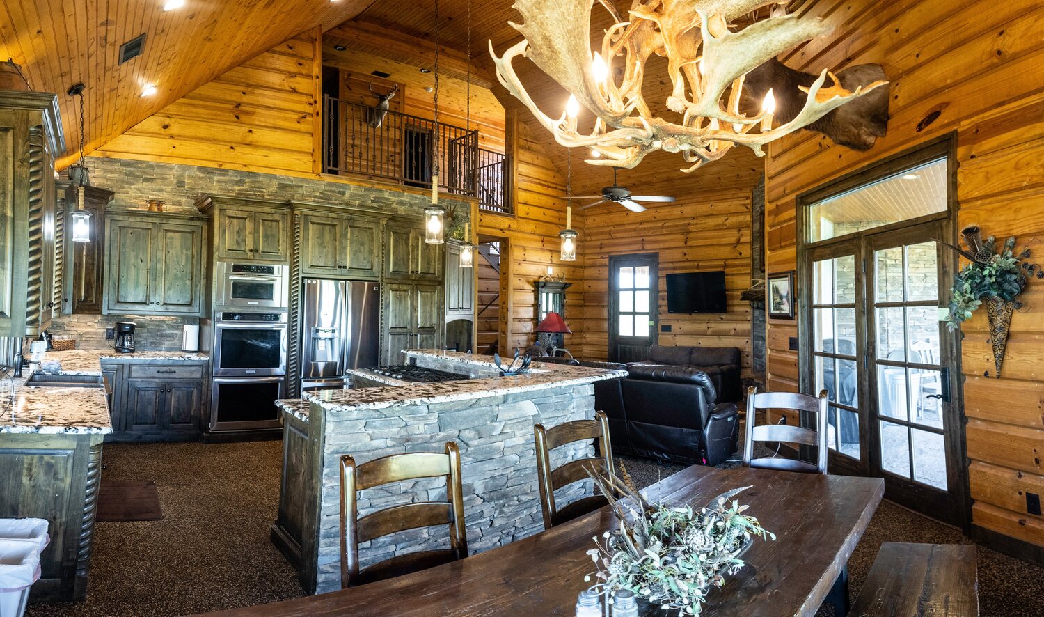 Dining area at Black Flat Lodge